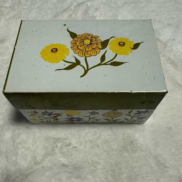 Vintage Floral MCM 60’s Metal Purple Green Yellow Recipe Box Syndicate Mfg Fun - Picture 2 of 11